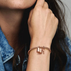 Pandora Charm-Anhänger: Vorhängeschloss & Schlüssel - Rosévergoldet