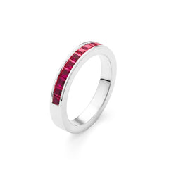 Bague d'éternité en or blanc 18 carats avec rubis semi-serti et facetté CNC