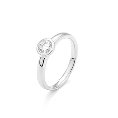 Facet Classic Solitär Ring in 750/18 Karat Weissgold