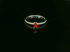 Bague élégante en or blanc avec rubis et diamants – beauté expressive en 18 carats – YZ0003272