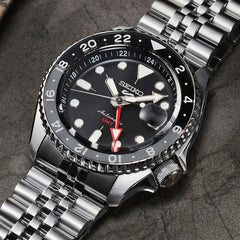 Seiko 5 Sports GMT Black Grape SKX Re-Interpretation Herrenuhr - SSK001K1