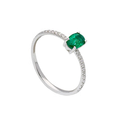 Weissgold-Ring aus 18 Karat mit Diamanten und Smaragd - 284917SB