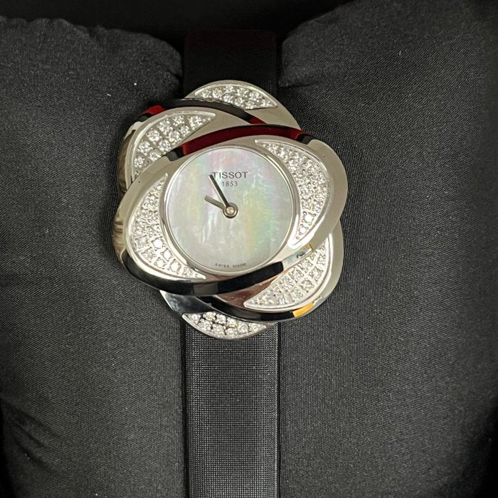 Tissot Precious Flower Damen Uhr mit Diamanten & Perlmutt – T03.1.125.80