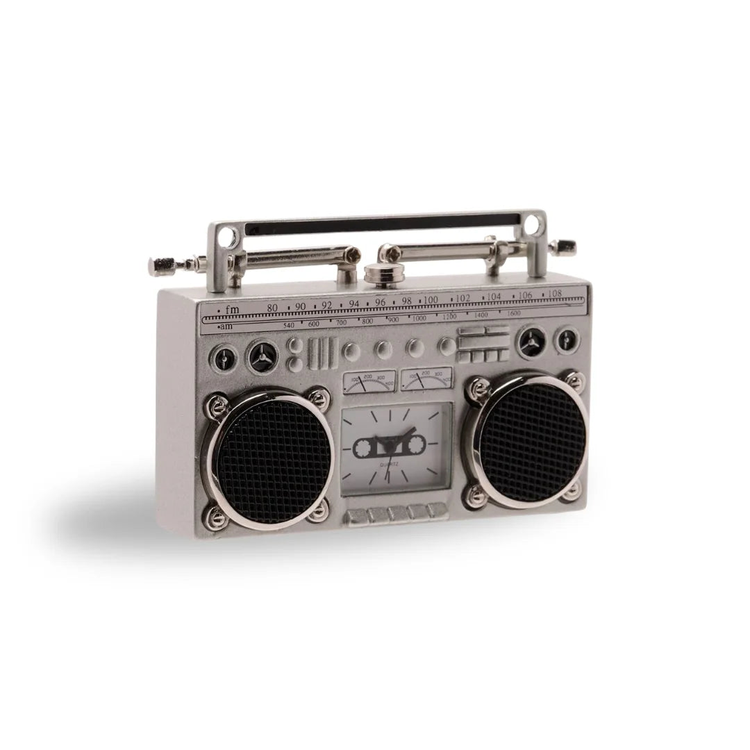 Miniaturuhr Radio in Silber: Quarz, 7.5×1.5 cm