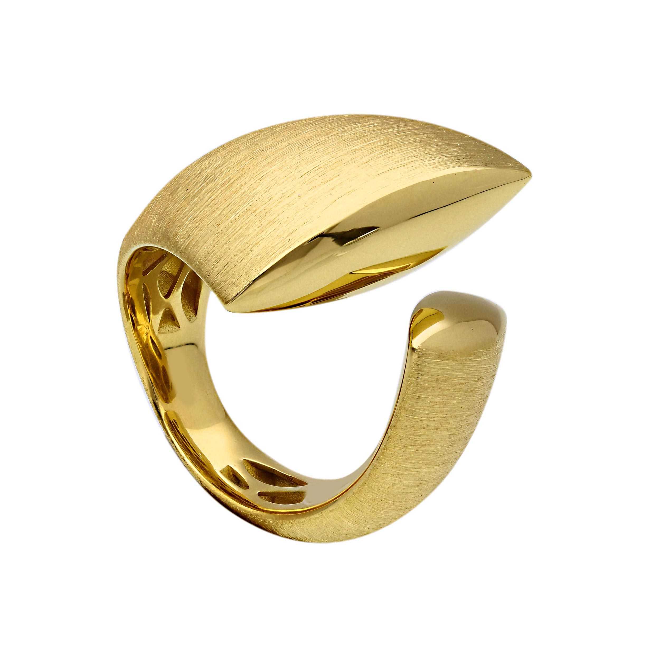 18-karat-gold-ring
