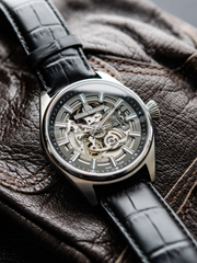 Claude Bernard Proud Heritage Herren Skeleton Grau 42 mm