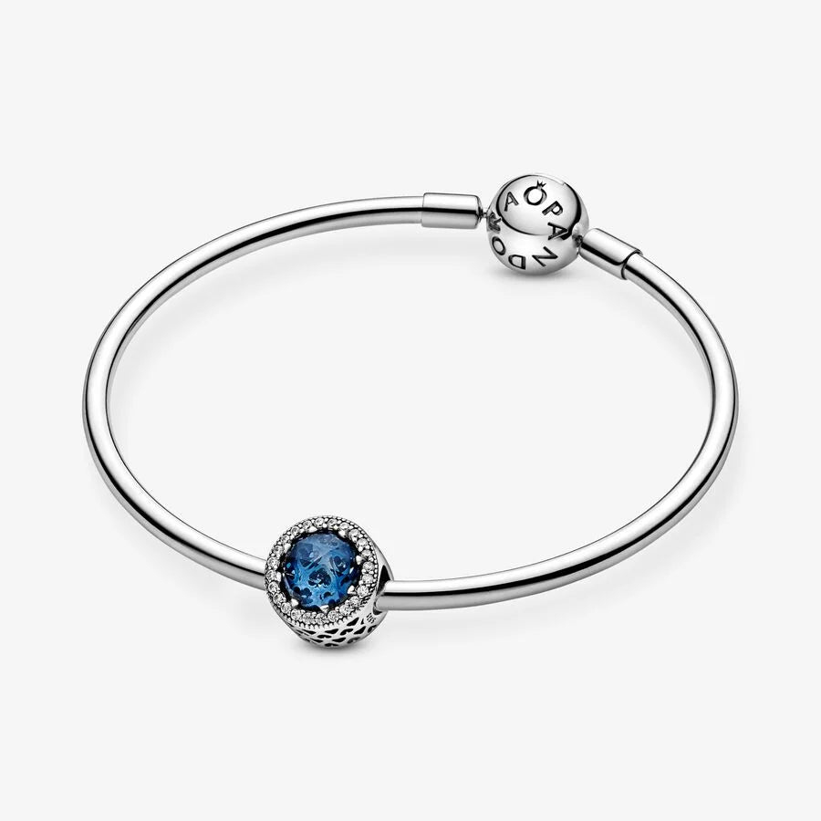 Pandora Charm: Mitternachtsblauer Strahlenkranz der Herzen - Crystals