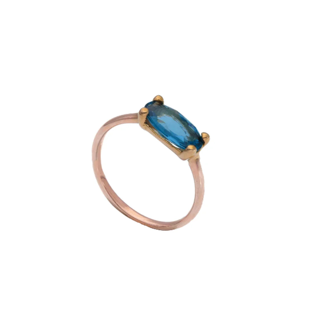 Goldring in 18 Karat - 750 Rosé mit einem gefassten Blau-Topas