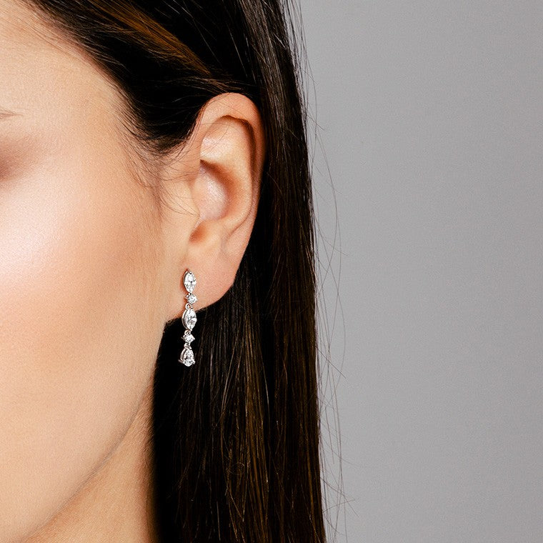 Facet Red Carpet Ohrhänger in 750/18 Karat Weissgold