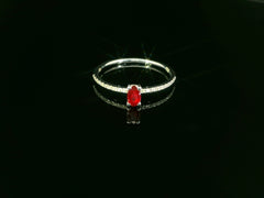 Bague élégante en or blanc avec rubis et diamants – beauté expressive en 18 carats – YZ0003272 