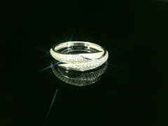 Bague noble en or blanc avec 54 diamants – 18 carats de brillance en taille 55 – YZ0004281 