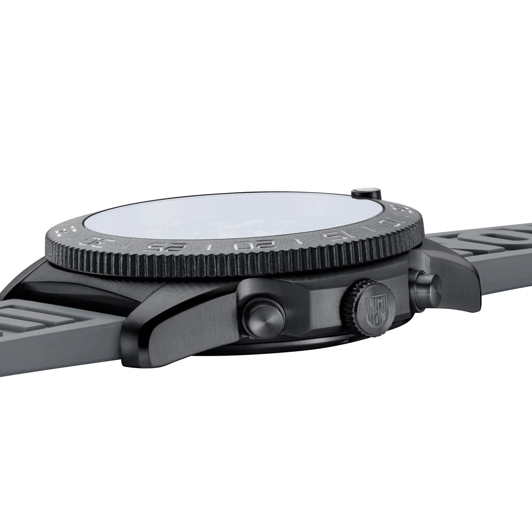 Luminox Pacific Diver Chronograph 44mm Taucheruhr Schwarz Gold