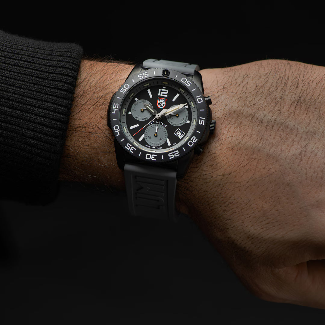 Luminox Pacific Diver Chronograph 44mm Taucheruhr Schwarz Gold