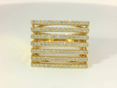Luxuriöser Damenring aus 18 Karat Gelbgold – mit 9 Brillanten in feinem Weiss - YZ0003282