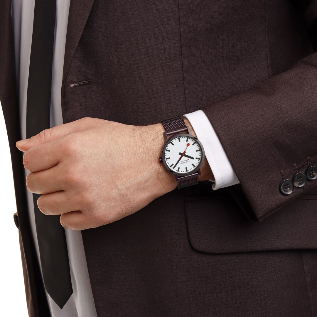 Mondaine Classic Braun 40mm Unisexuhr - A660.30360.1BSBZ