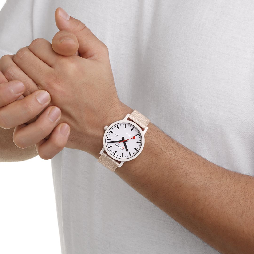 Mondaine essence solar Weiss 41mm Unisexuhr - MS1.41910.LA