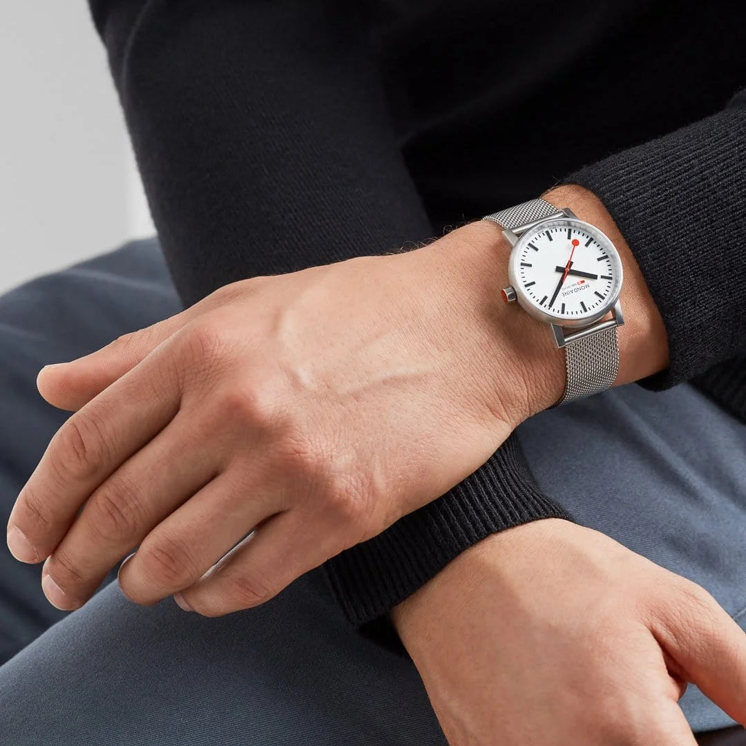 Mondaine EVO2 Herrenuhr aus Edelstahl, 35 MM - MSE.35110.SM