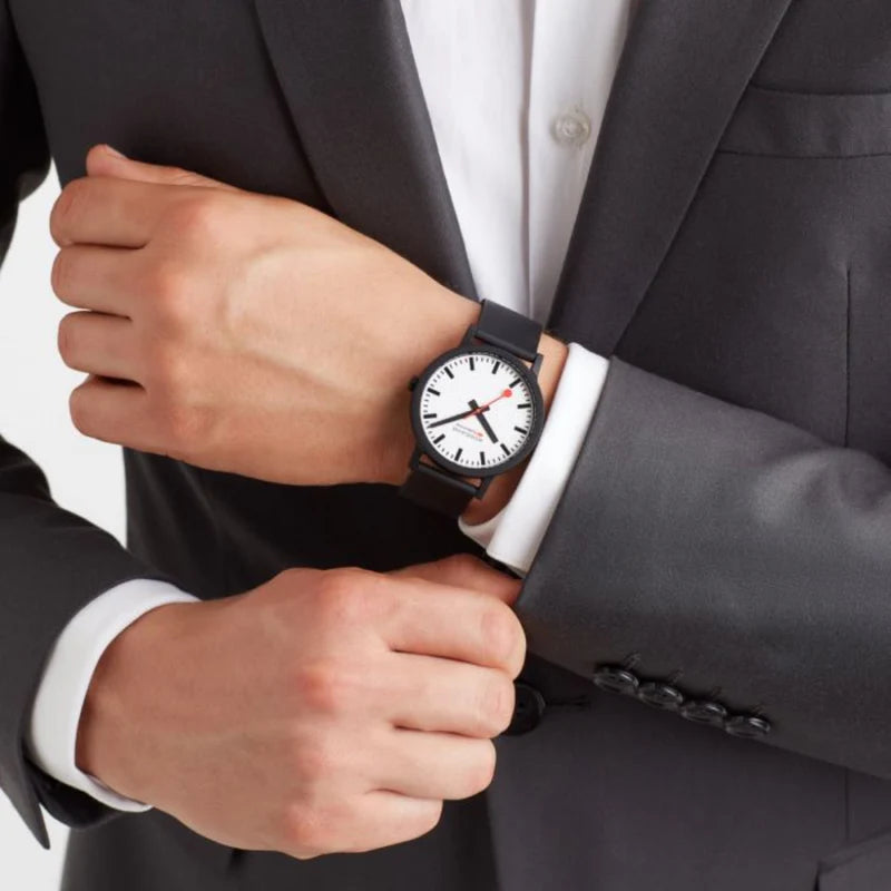 Mondaine Herrenuhr - MS1.41110.RA