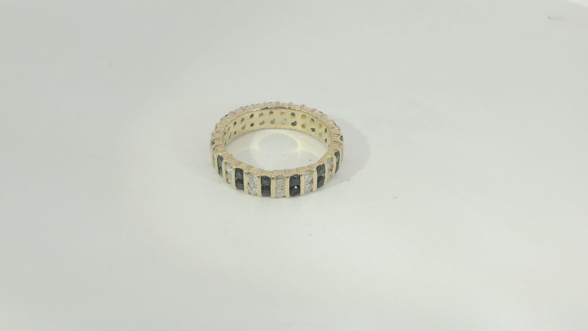 18K Gelbgold - 750 Ring 4.7gr mit 30 Saphiren & 30 Diamanten