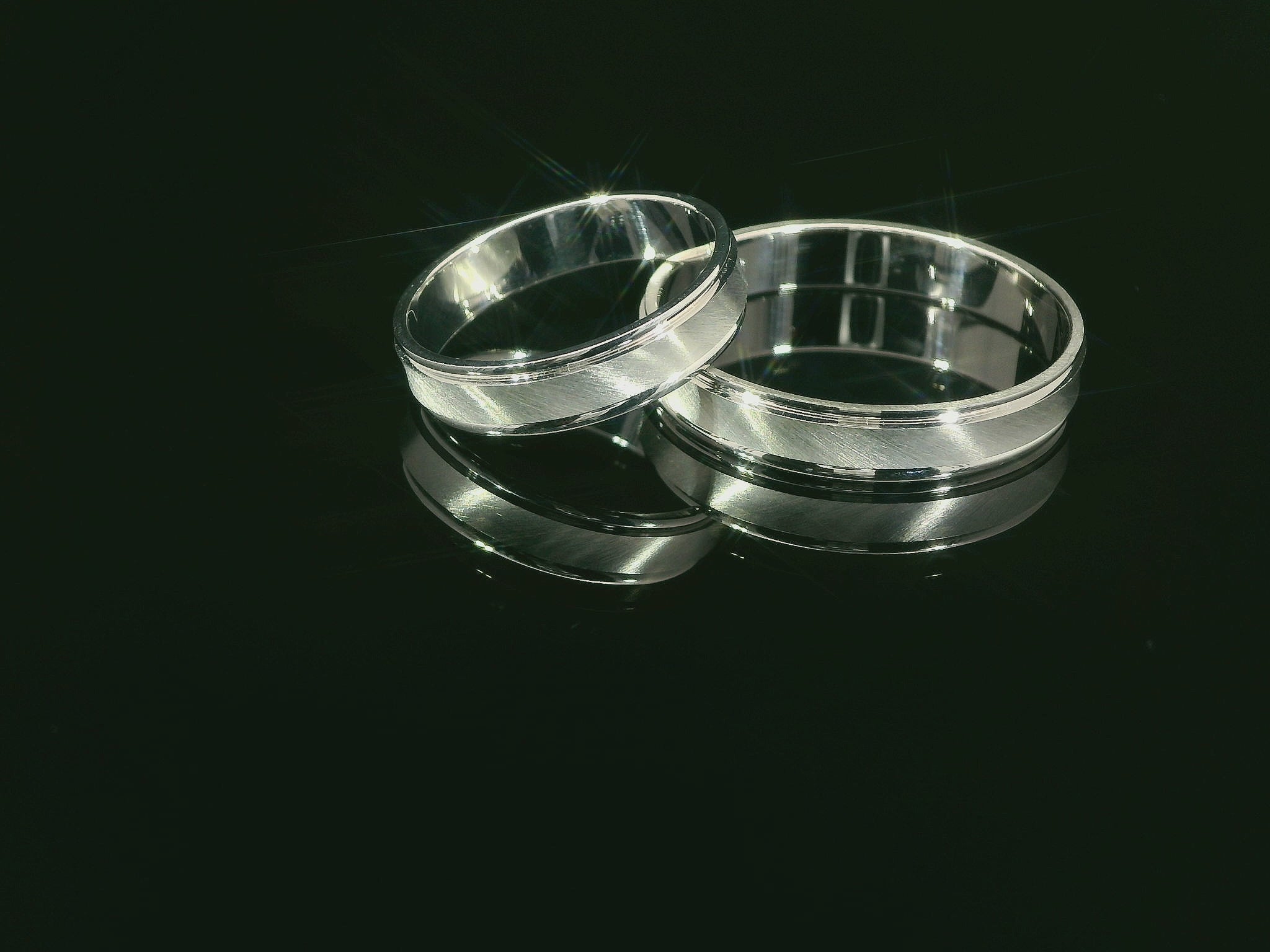 Silber 925 rhodinierte Partnerringe – Freundschaftsringe Set für Paare – Damen- & Herrenring | LS-403/4