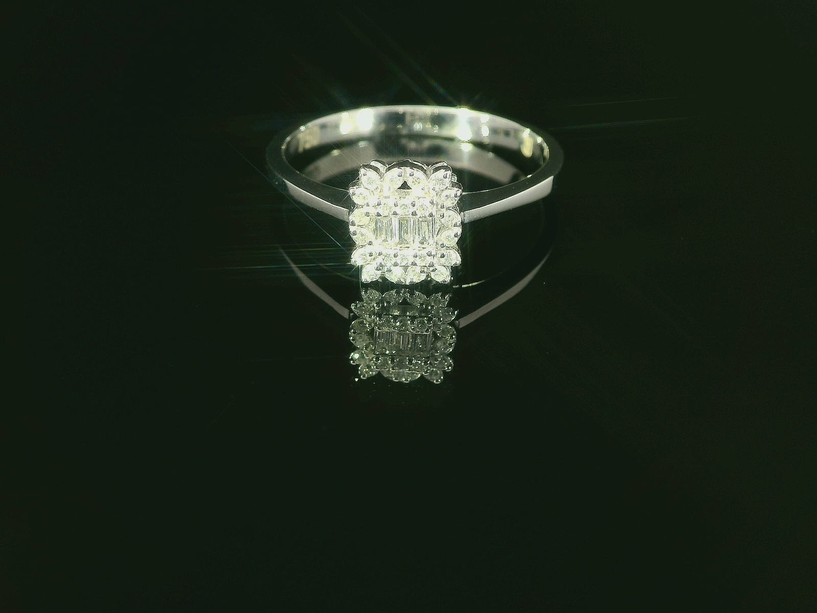 Bague élégante en or blanc 18 carats avec diamant de 0,11 ct – taille 54, disponible immédiatement – ​​MYZ0000076