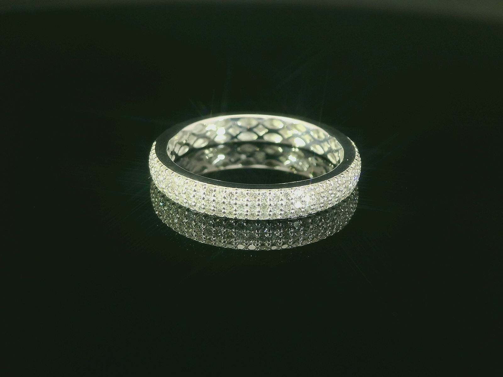 Bague élégante pour femme en or blanc 18 carats – sertie de 125 diamants scintillants – YZ0003348 