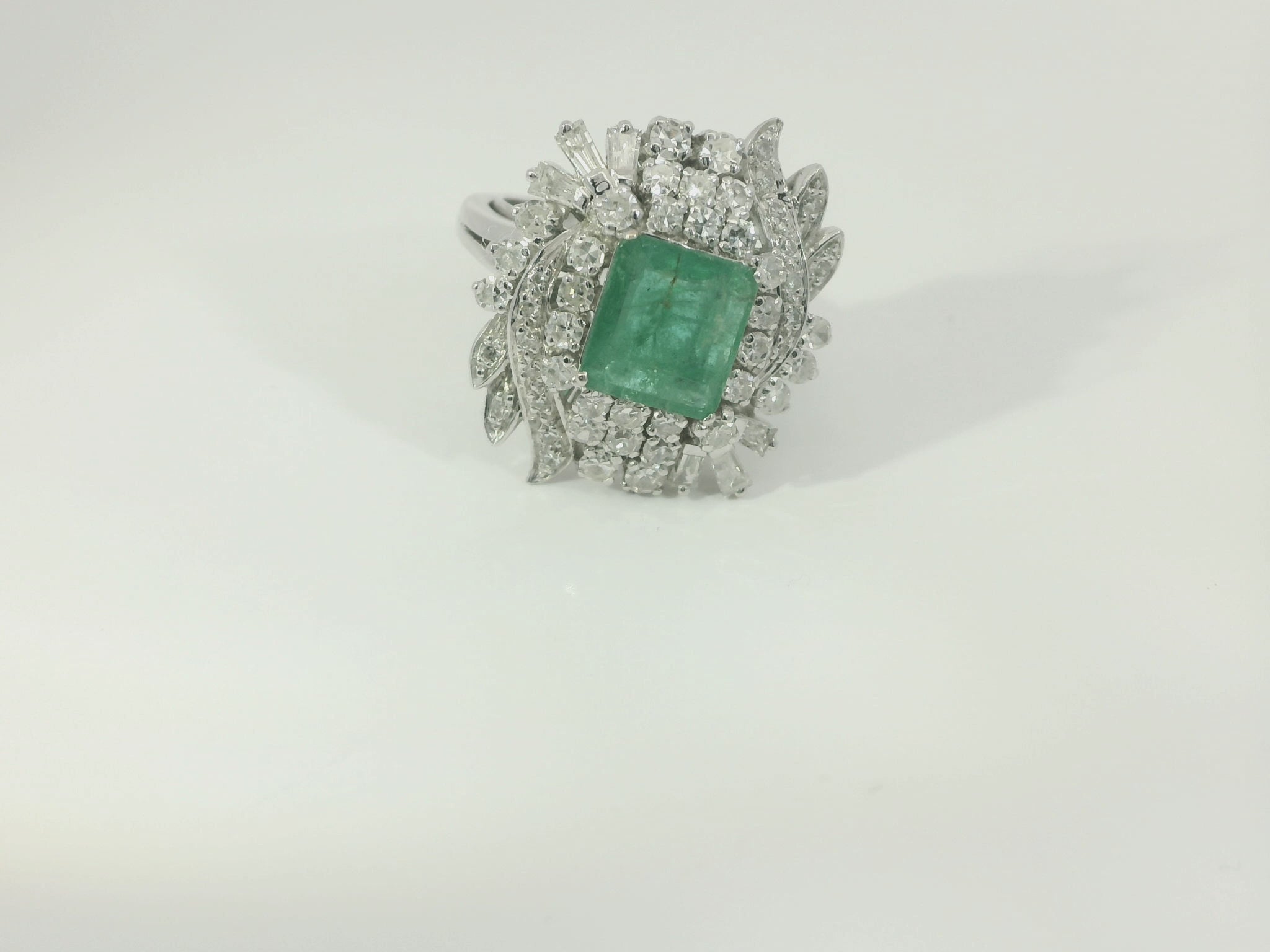 Damenring 750 Weissgold Smaragd Brillant Gr. 53