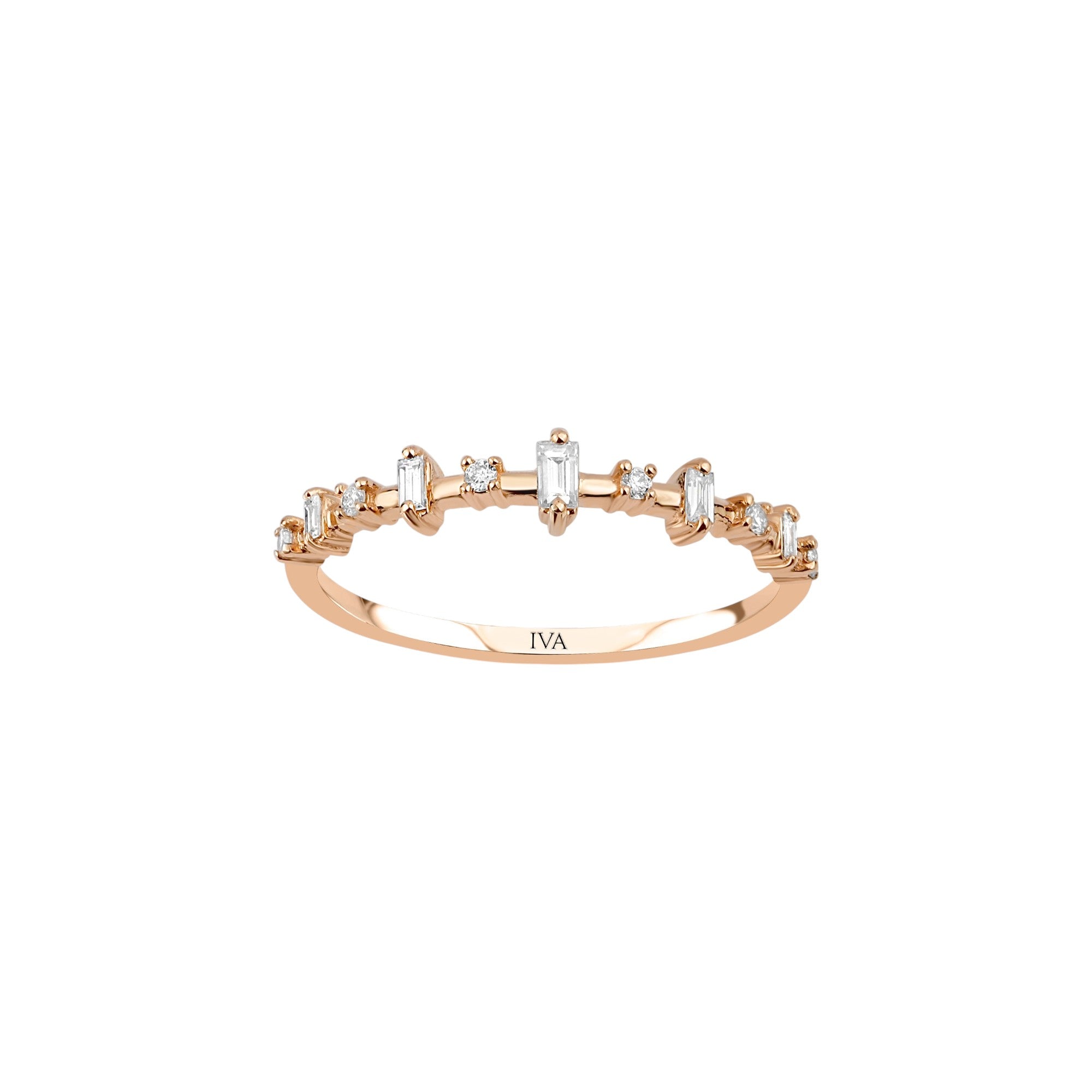 Ring mit 0.05 ct Diamanten und 0.11 ct Baguette-Diamanten in 585 oder 750 Roségold