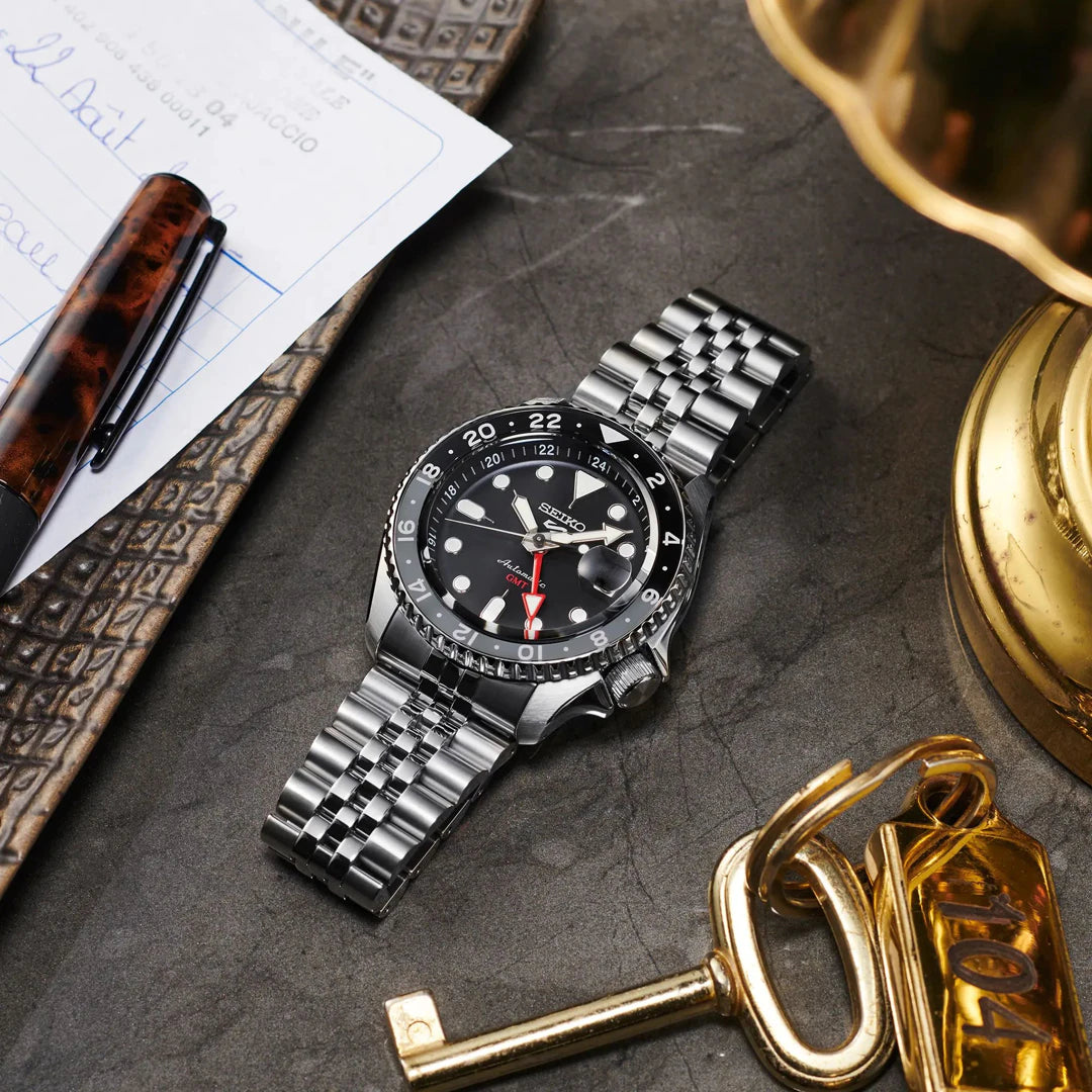 Seiko 5 Sports GMT Black Grape SKX Re-Interpretation Herrenuhr - SSK001K1